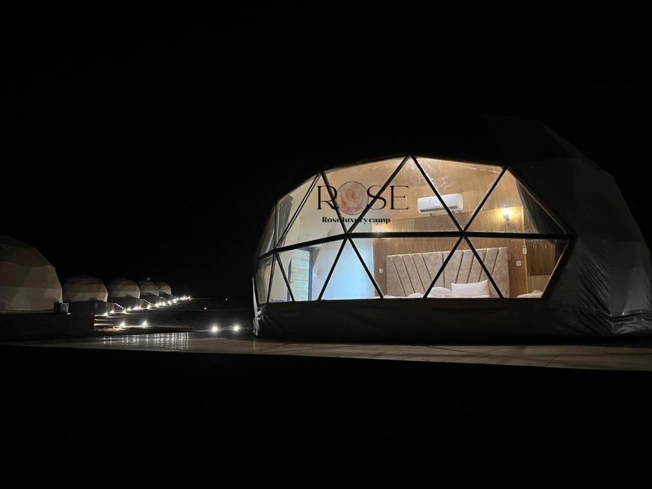 Wadi Rum Rose Luxury Camp Luaran gambar