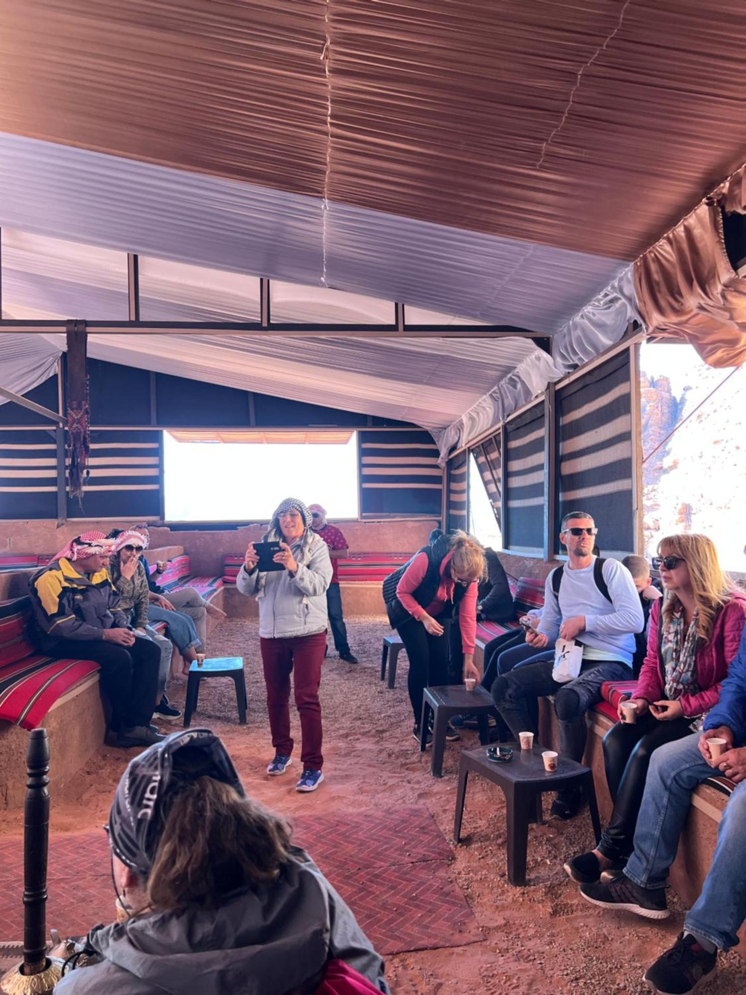 Wadi Rum Rose Luxury Camp Luaran gambar