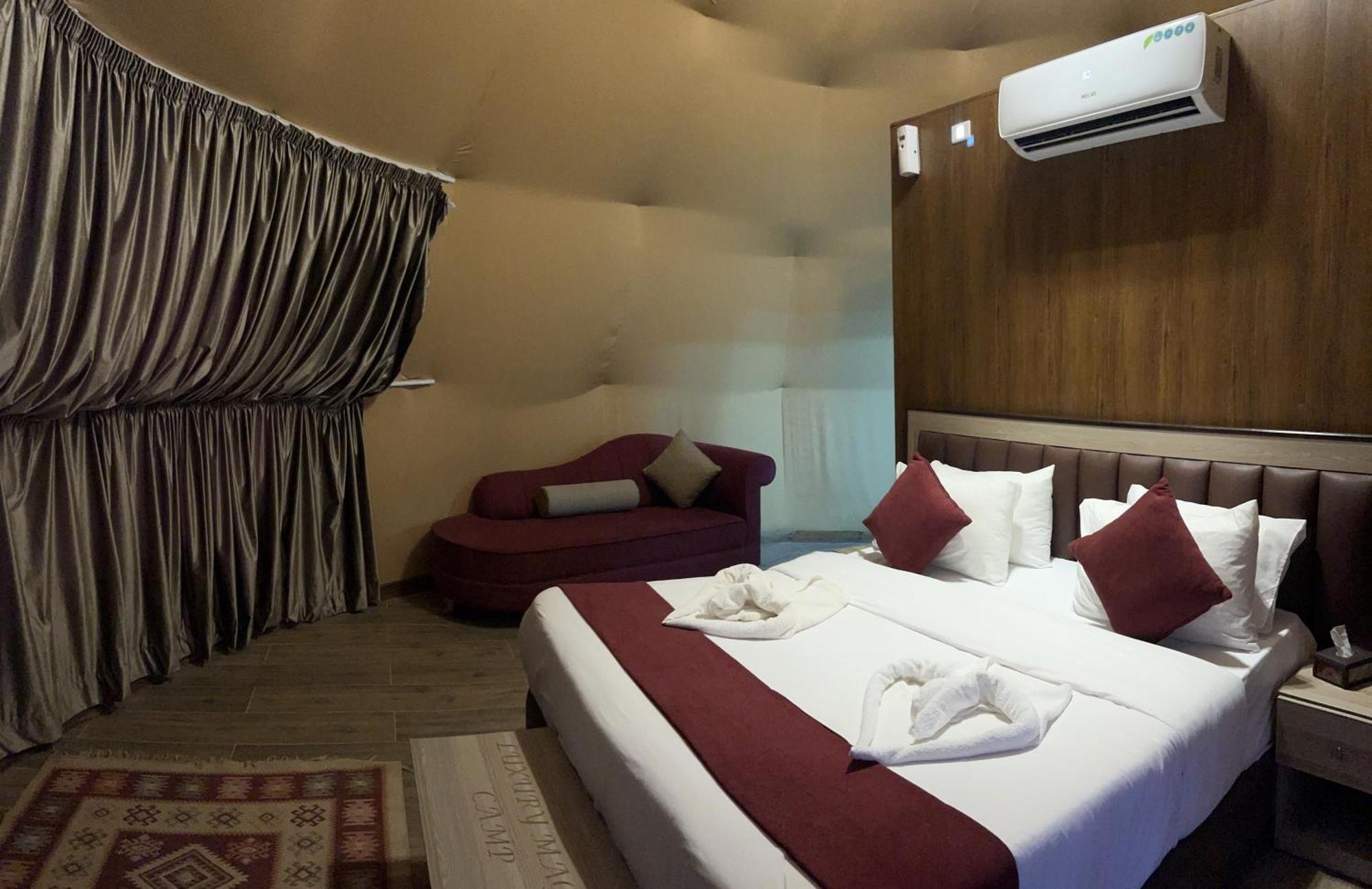 Wadi Rum Rose Luxury Camp Luaran gambar