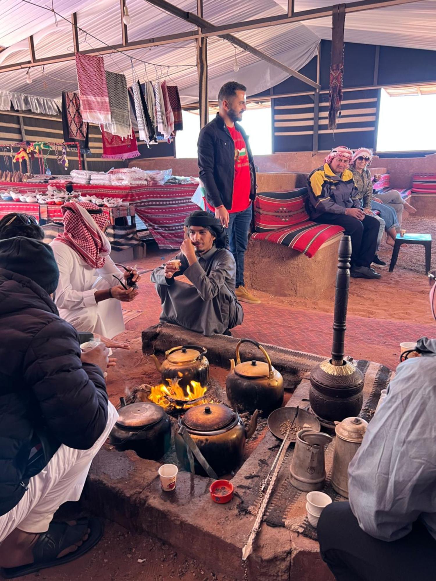Wadi Rum Rose Luxury Camp Luaran gambar