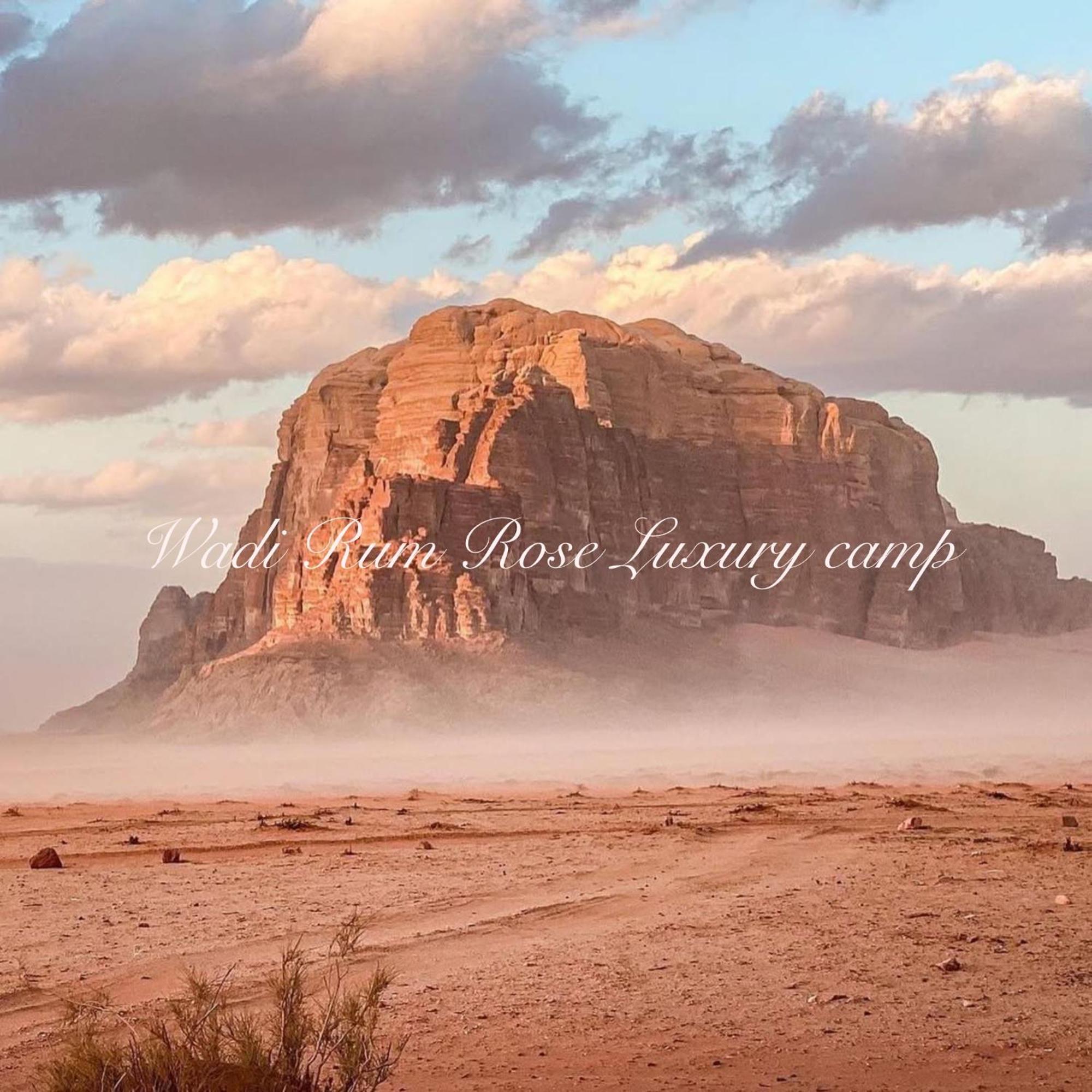 Wadi Rum Rose Luxury Camp Luaran gambar